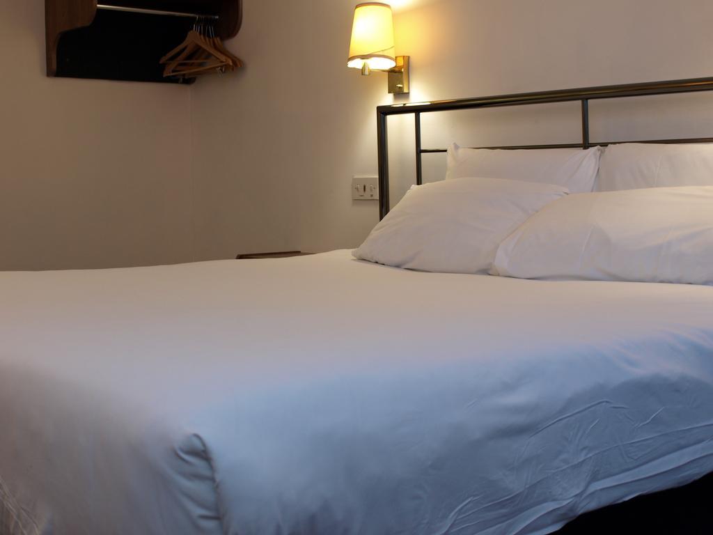 247Hotel.Com Олдхам Экстерьер фото